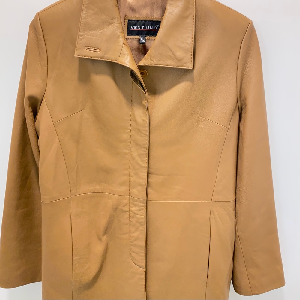 VENTIUNO Womens Long Leather Coat
